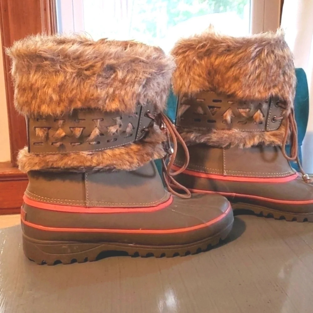 KHOMBU Snow Boots Winter Fur lined Warm Neutral waterproof Like new Sz.7
